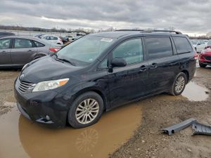 Toyota Sienna XLE 3.5L 6 2012