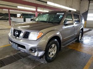 Nissan Pathfinder LE 4.0L 6 2005
