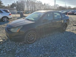 Ford Focus SES 2.0L 4 2011
