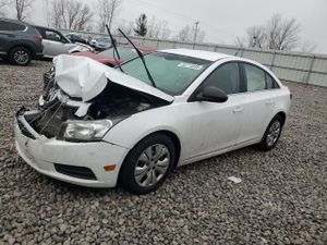 Chevrolet Cruze LS 1.8L 4 2012