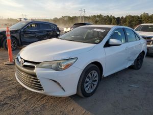 Toyota Camry LE 2.5L 4 2015