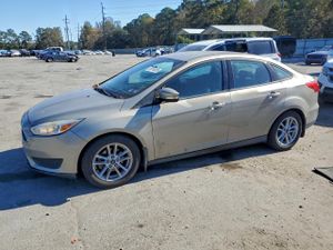 Ford Focus SE 2.0L 4 2015