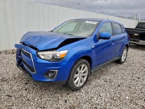 Mitsubishi Outlander ES 2.0L 4 2015