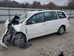 Toyota Sienna CE 3.3L 6 2004