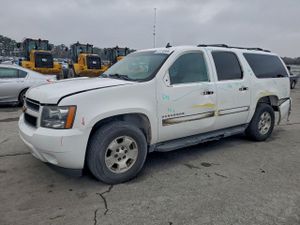 Chevrolet Suburban C1500 LT 5.3L 8 2013