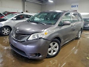 Toyota Sienna LE 3.5L 6 2015