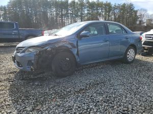 Toyota Corolla BASE 1.8L 4 2013
