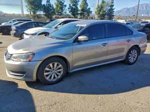 Volkswagen Passat S 2.5L 5 2012
