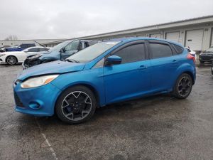 Ford Focus SE 2.0L 4 2013