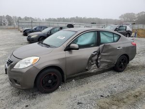 Nissan Versa S 1.6L 4 2014