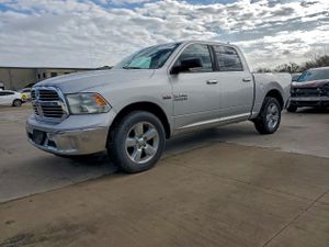 RAM 1500 SLT 5.7L 8 2015