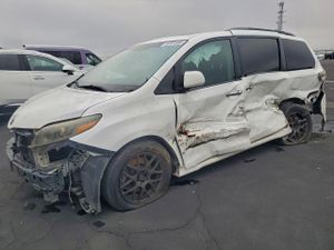 Toyota Sienna SPORT 3.5L 6 2015