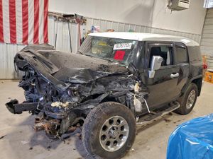 Toyota FJ Cruiser 4.0L 6 2012
