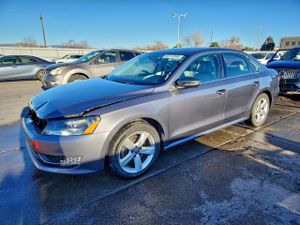 Volkswagen Passat SE 2.5L 5 2012
