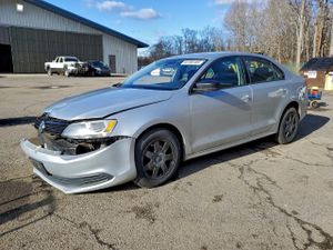 Volkswagen Jetta BASE 2.0L 4 2013