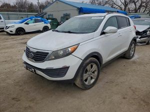 Kia Sportage LX 2.4L 4 2011