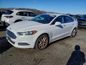 Ford Fusion SE 2.5L 4 2014