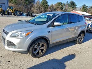 Ford Escape SE 2.5L 4 2015