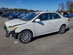 Toyota Corolla BASE 1.8L 4 2013