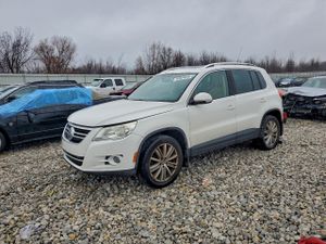 Volkswagen Tiguan S 2.0L 4 2011