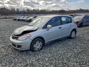 Nissan Versa S 1.8L 4 2010