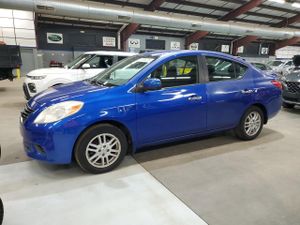 Nissan Versa S 1.6L 4 2013