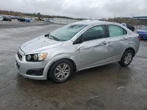 Chevrolet Aveo (Sonic) LT 1.8L 4 2015