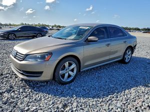 Volkswagen Passat SE 1.8L 4 2015