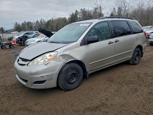 Toyota Sienna CE 3.5L 6 2010