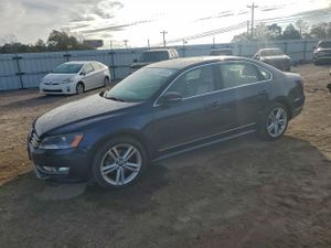 Volkswagen Passat SEL 2 L 4 2015