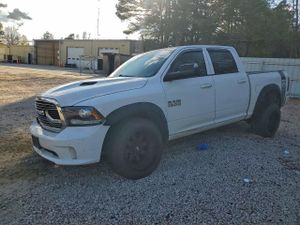 RAM 1500 SPORT 5.7L 8 2014