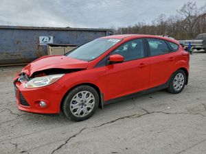 Ford Focus SE 2.0L 4 2012