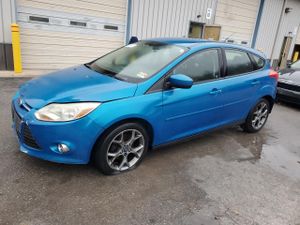 Ford Focus SE 2.0L 4 2012
