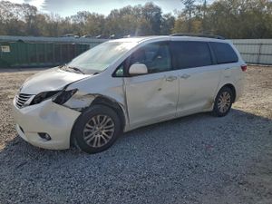 Toyota Sienna XLE 3.5L 6 2015