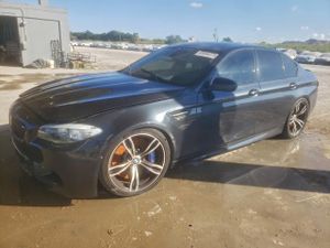 BMW M5 4.4L 8 2013