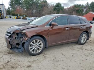 Toyota Venza LE 2.7L 4 2013