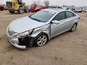 Hyundai Sonata SE 2.4L 4 2013