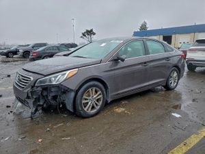 Hyundai Sonata SE 2.4L 4 2015