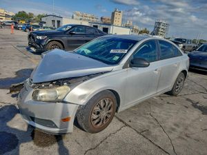 Chevrolet Cruze LS 1.8L 4 2013
