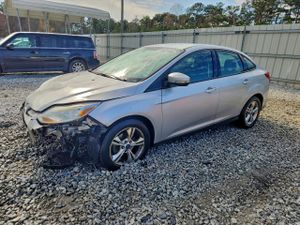 Ford Focus SE 2.0L 4 2013