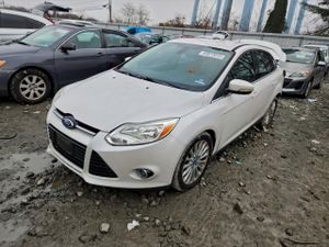 Ford Focus TITANIUM 2.0L 4 2012
