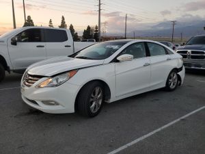 Hyundai Sonata SE 2.4L 4 2013