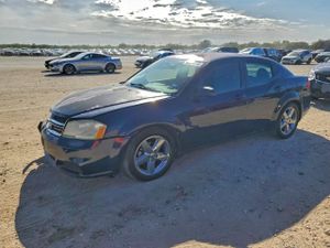 Dodge Avenger SE 2.4L 4 2013