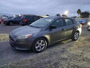 Ford Focus S 2.0L 4 2015
