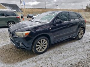 Mitsubishi Outlander SE 2.0L 4 2011