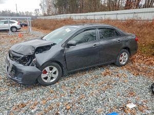 Toyota Corolla BASE 1.8L 4 2013