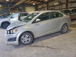 Chevrolet Aveo (Sonic) LT 1.8L 4 2015