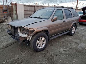 Nissan Pathfinder LE 3.5L 6 2001