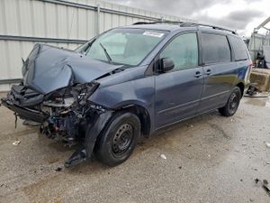 Toyota Sienna CE 3.5L 6 2009