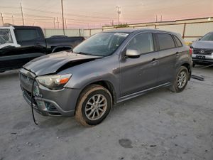 Mitsubishi Outlander ES 2.0L 4 2012